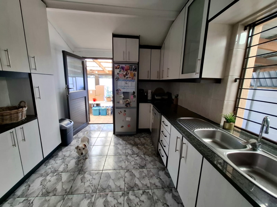 To Let 3 Bedroom Property for Rent in Ruyterwacht Western Cape